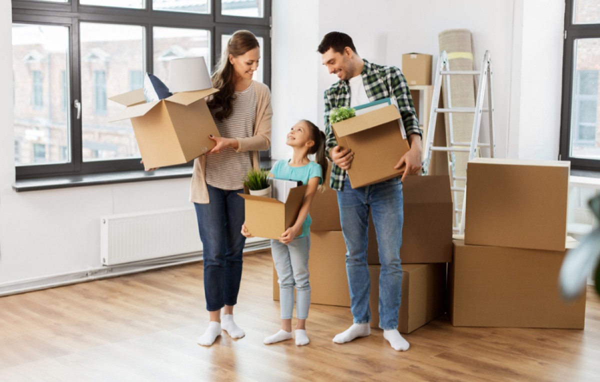 Comment réussir son déménagement ? (démarches administratives, mise en service de l'électricité...)